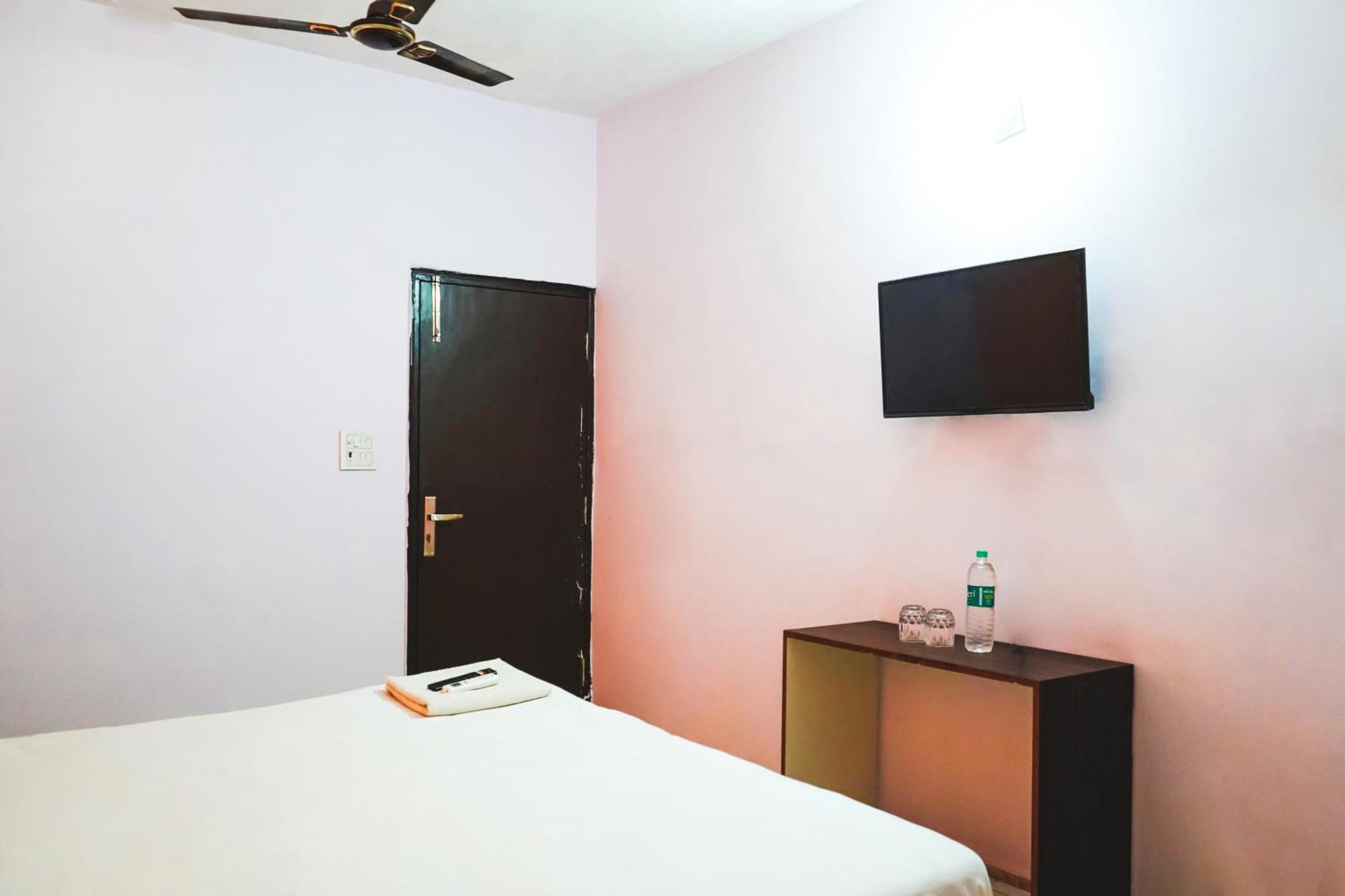 Hotel Krishna Palace - Sant Nagar New Delhi