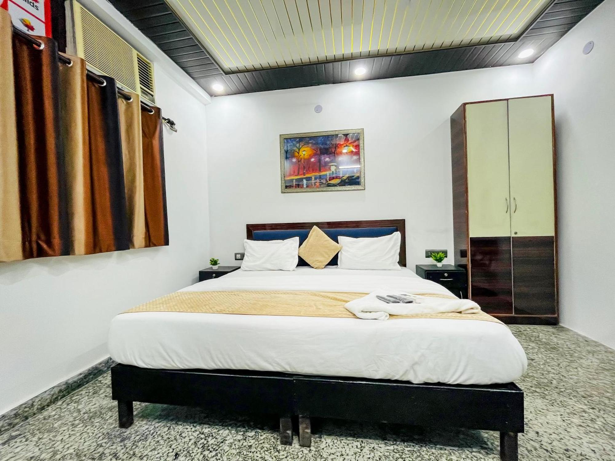 Hotel Krishna Palace - Sant Nagar New Delhi
