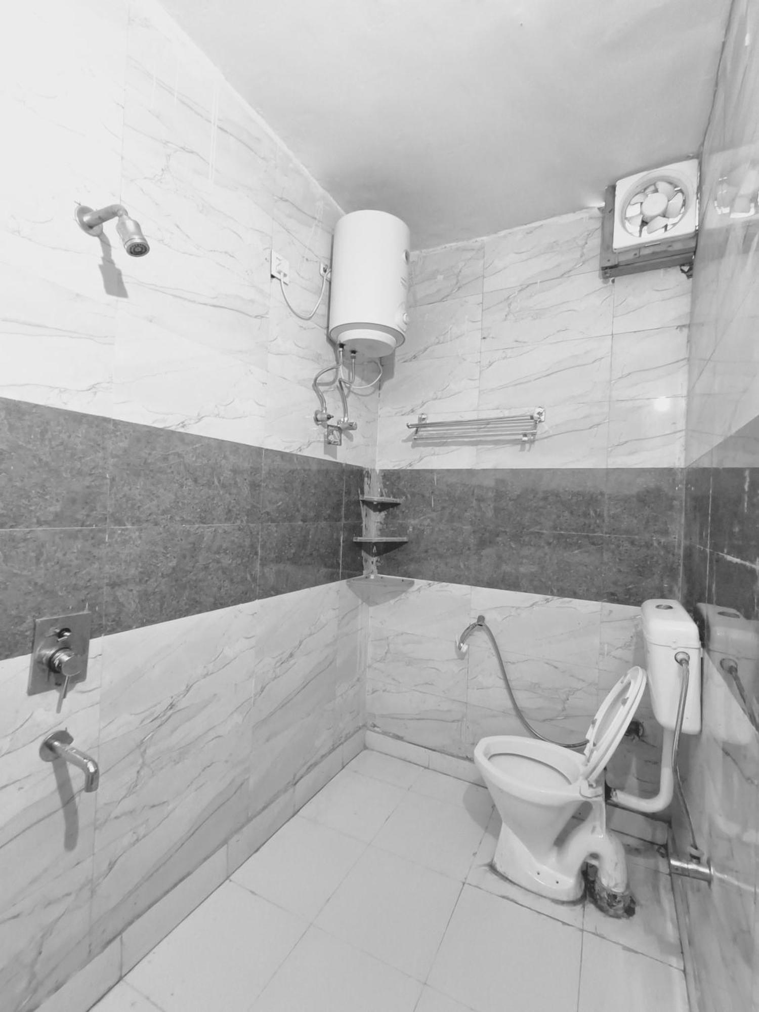 Hotel Krishna Palace - Sant Nagar New Delhi